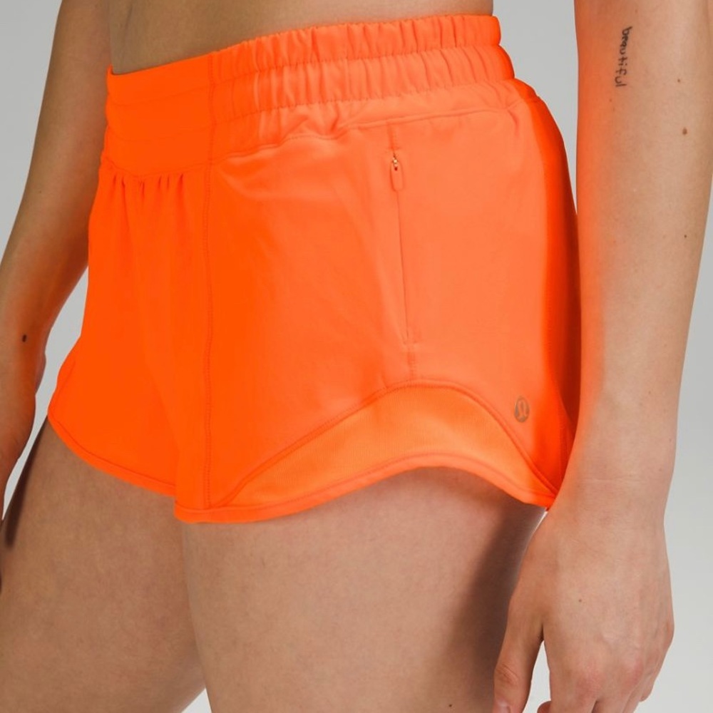 Lulu lemon HIGHLIGHT ORANGE hotty hot shorts 2.5”